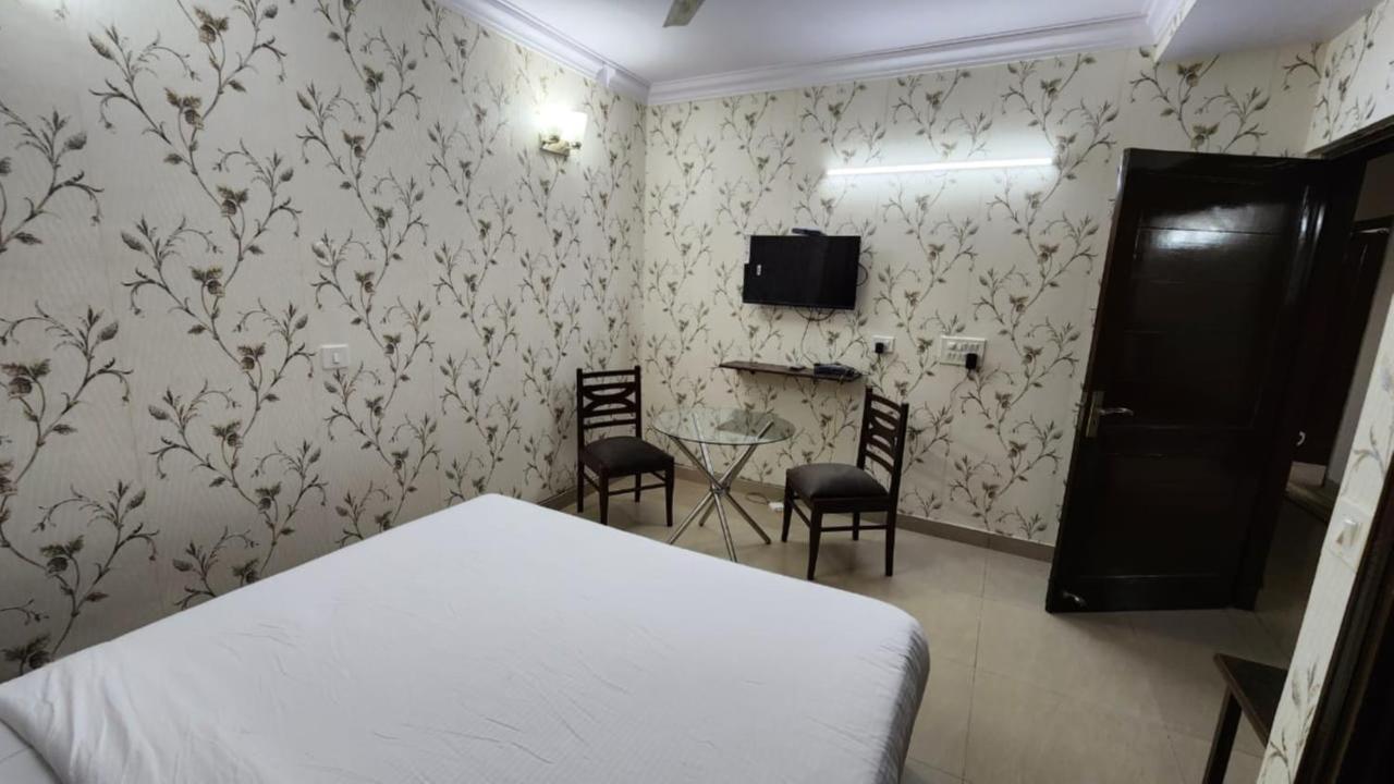 Jpm - East Of Kailash 3* New Delhi